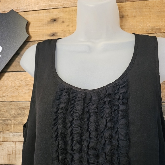 Michael Kors women's black ruffle front tank top size 8P - Picture 4 of 13